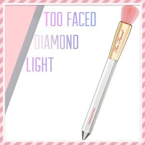 💫Too Faced Diamond light brush💫